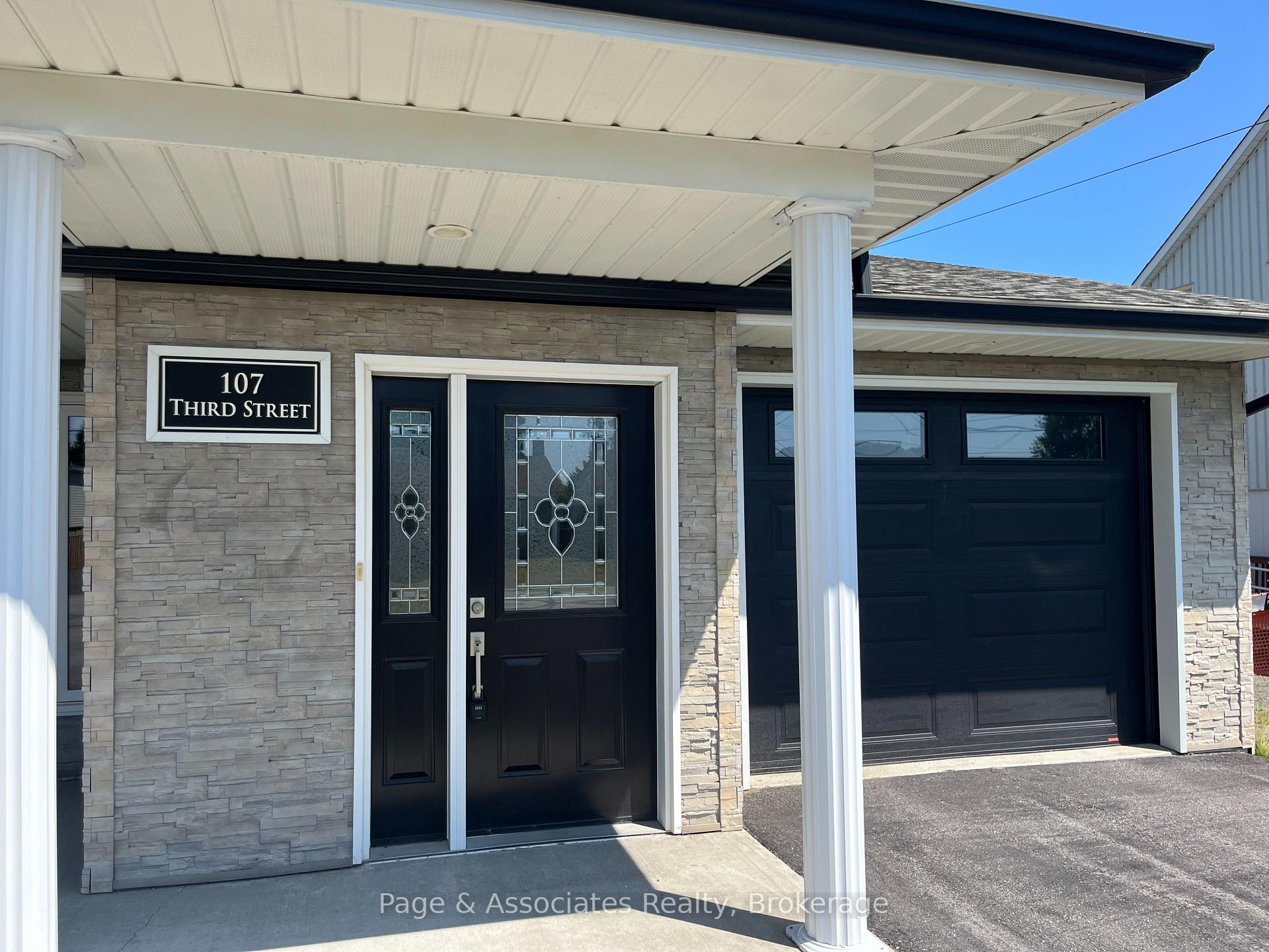 Photo 2 of 107 Third Street, West Nipissing, Sturgeon Falls — HOMEH