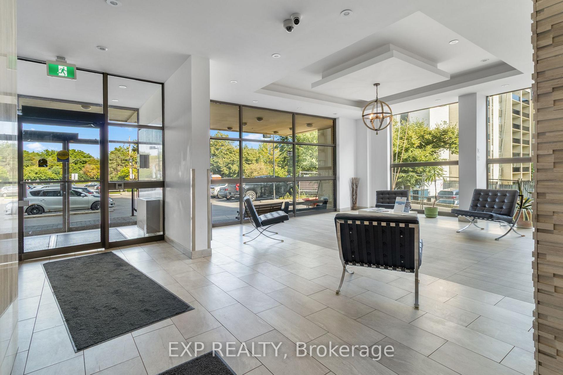 Photo 2 of 180 Dudley Avenue, Markham, Thornhill — HOMEH