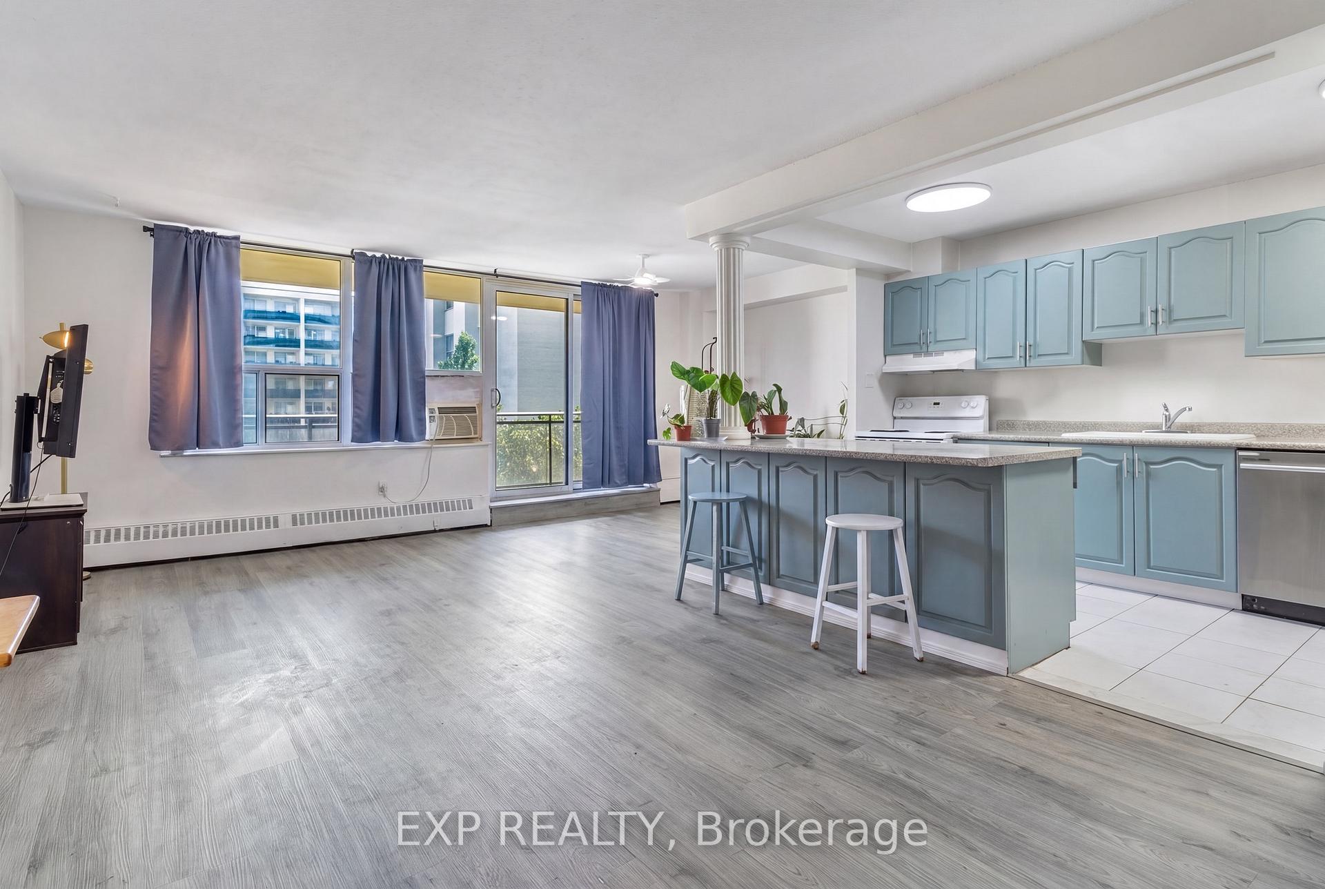 Photo 3 of 180 Dudley Avenue, Markham, Thornhill — HOMEH