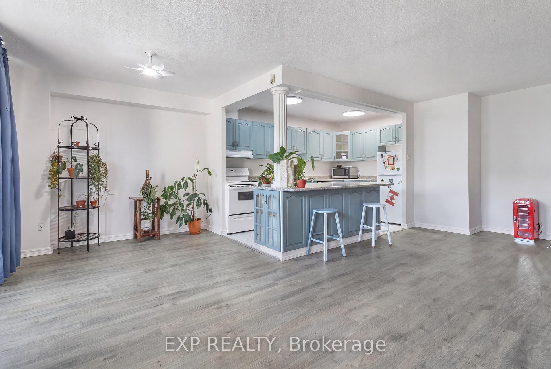 Photo 4 of 180 Dudley Avenue, Markham, Thornhill — HOMEH