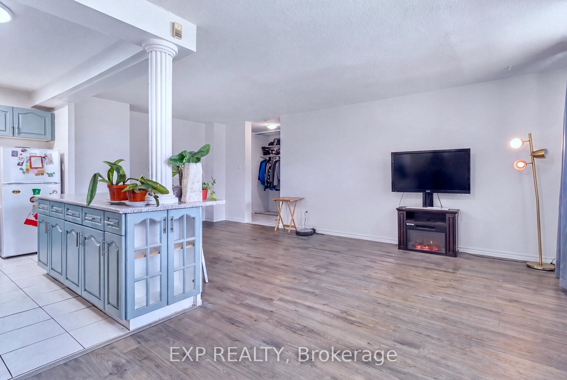 Photo 6 of 180 Dudley Avenue, Markham, Thornhill — HOMEH