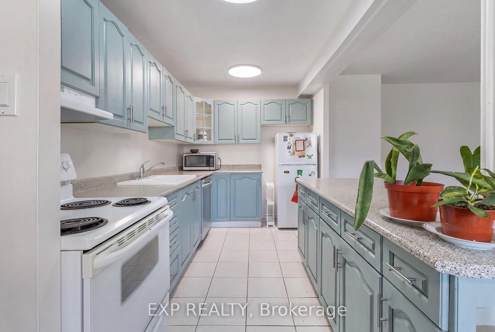 Photo 8 of 180 Dudley Avenue, Markham, Thornhill — HOMEH