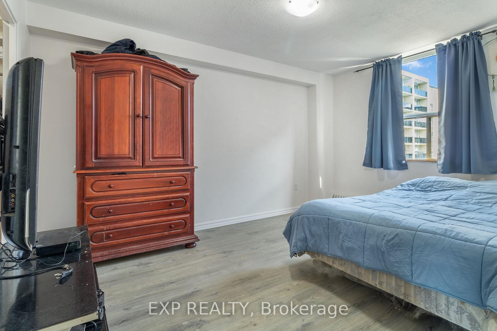 Photo 13 of 180 Dudley Avenue, Markham, Thornhill — HOMEH