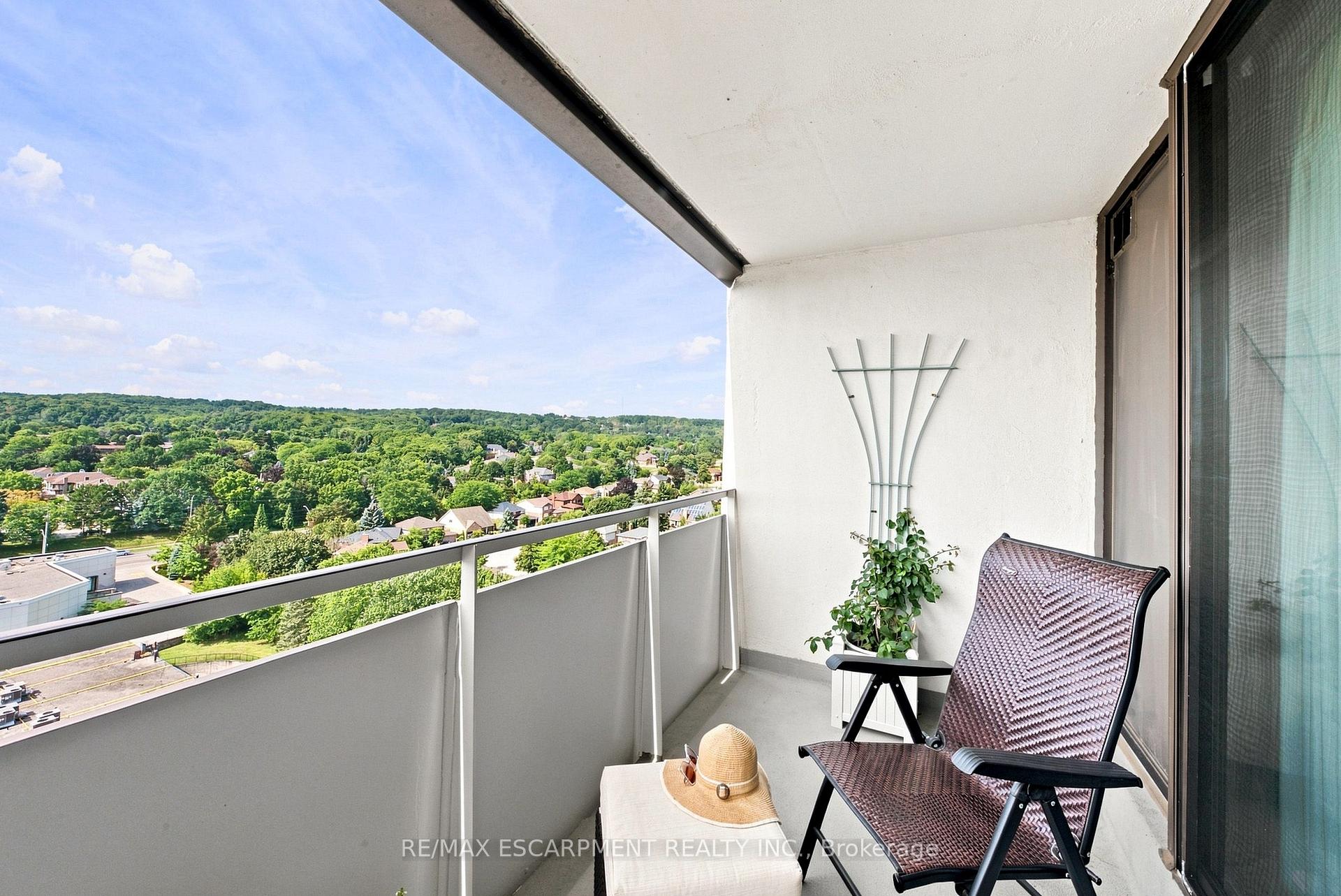Photo 2 of Unit 1507, 2055 Upper Middle Road, Burlington, Brant Hills — HOMEH