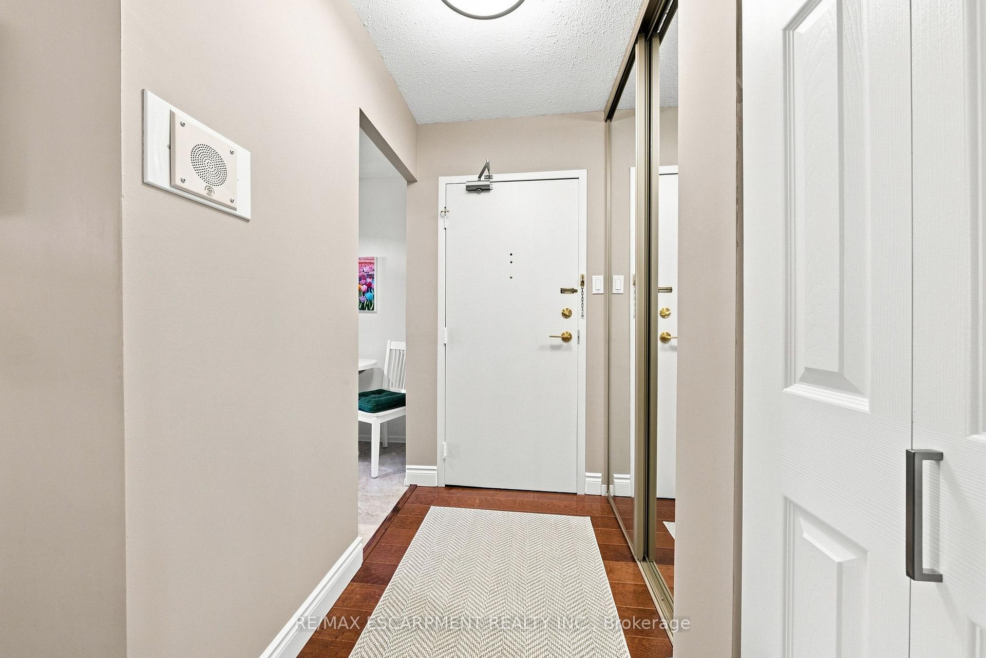 Photo 3 of Unit 1507, 2055 Upper Middle Road, Burlington, Brant Hills — HOMEH