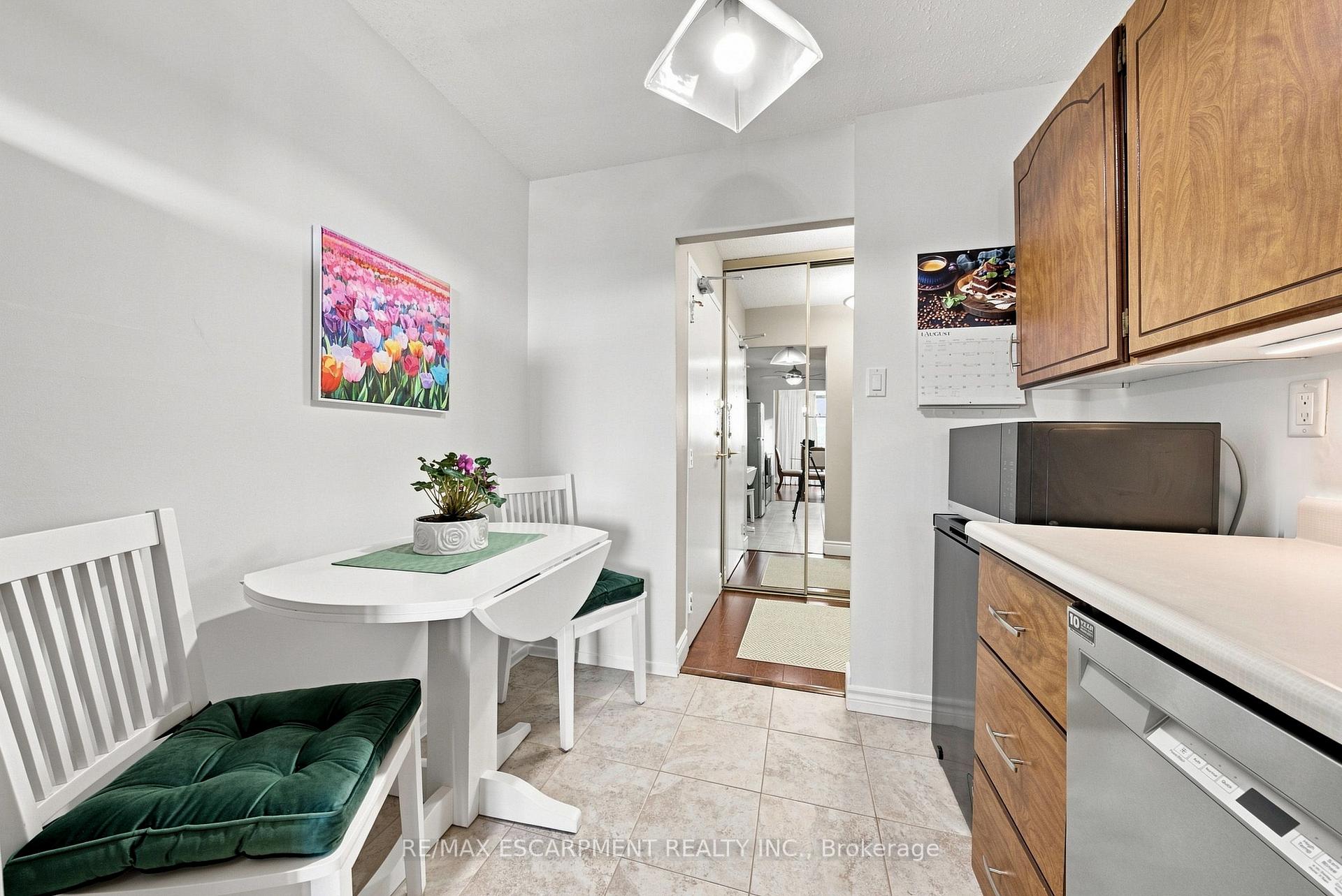 Photo 5 of Unit 1507, 2055 Upper Middle Road, Burlington, Brant Hills — HOMEH
