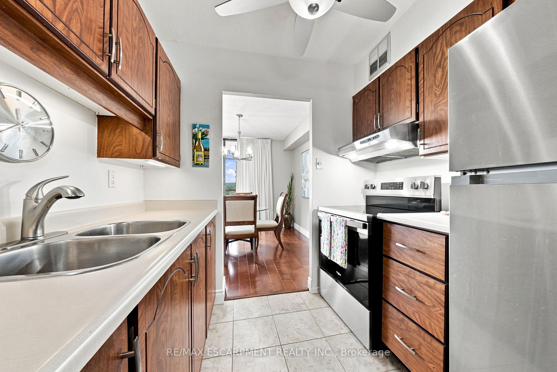 Photo 6 of Unit 1507, 2055 Upper Middle Road, Burlington, Brant Hills — HOMEH