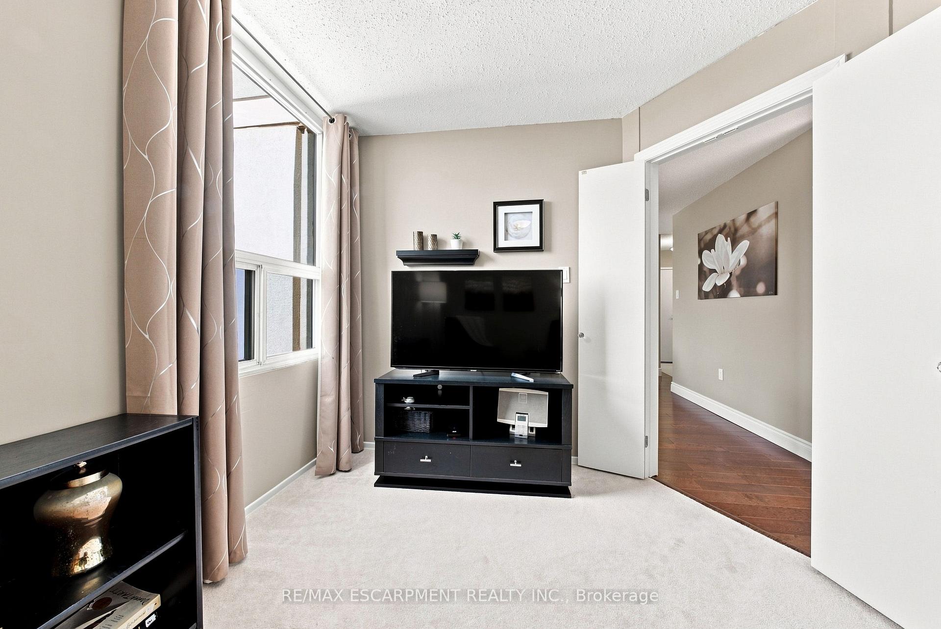 Photo 15 of Unit 1507, 2055 Upper Middle Road, Burlington, Brant Hills — HOMEH