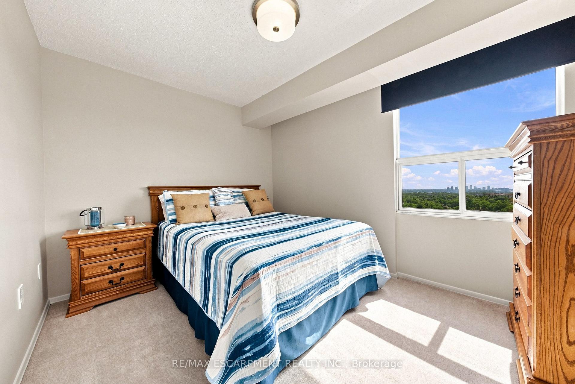 Photo 21 of Unit 1507, 2055 Upper Middle Road, Burlington, Brant Hills — HOMEH