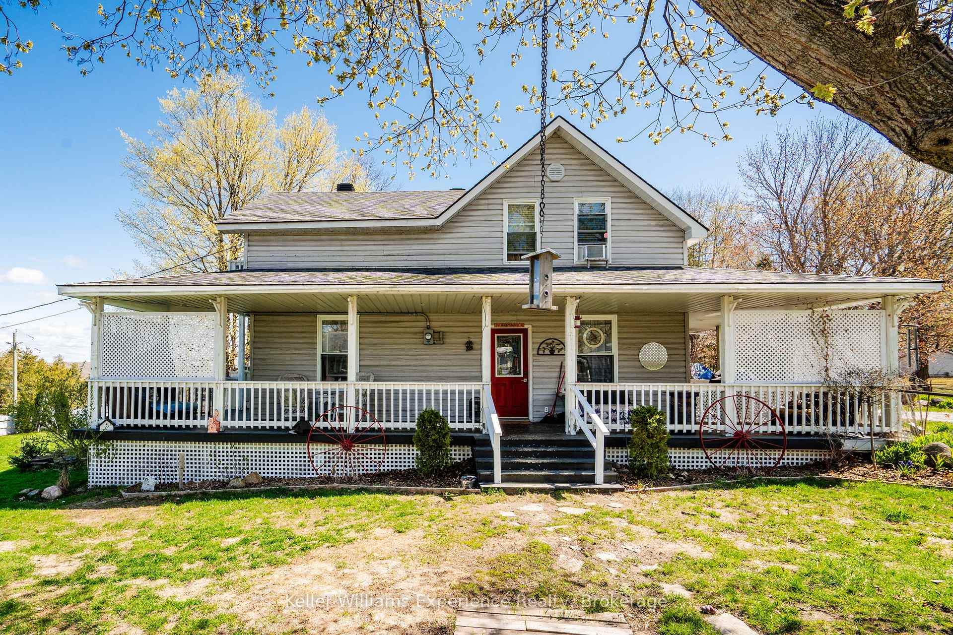 Photo 2 of 107 Pine Street, Tay, Waubaushene — HOMEH