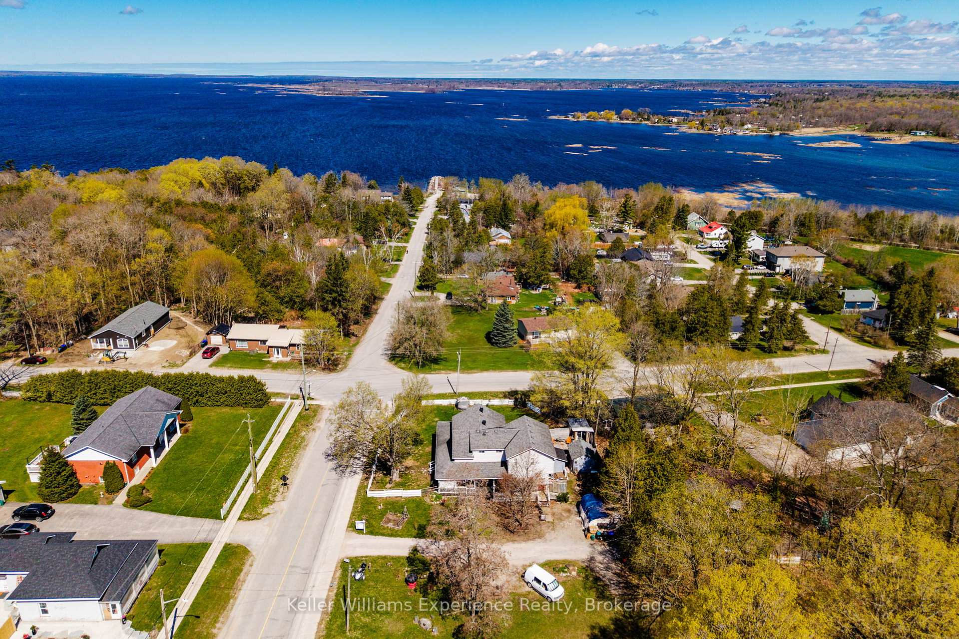 Photo 5 of 107 Pine Street, Tay, Waubaushene — HOMEH