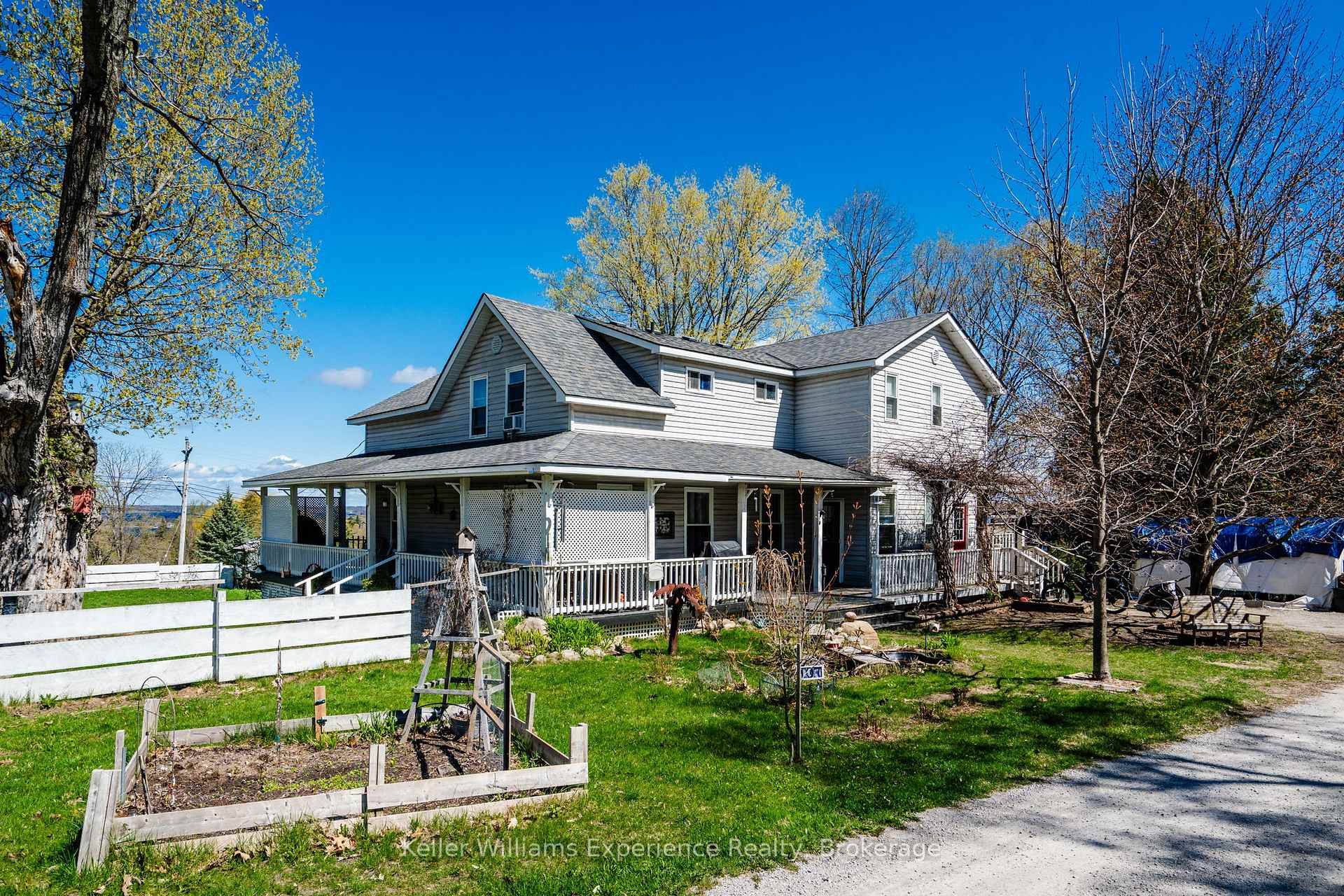 Photo 25 of 107 Pine Street, Tay, Waubaushene — HOMEH