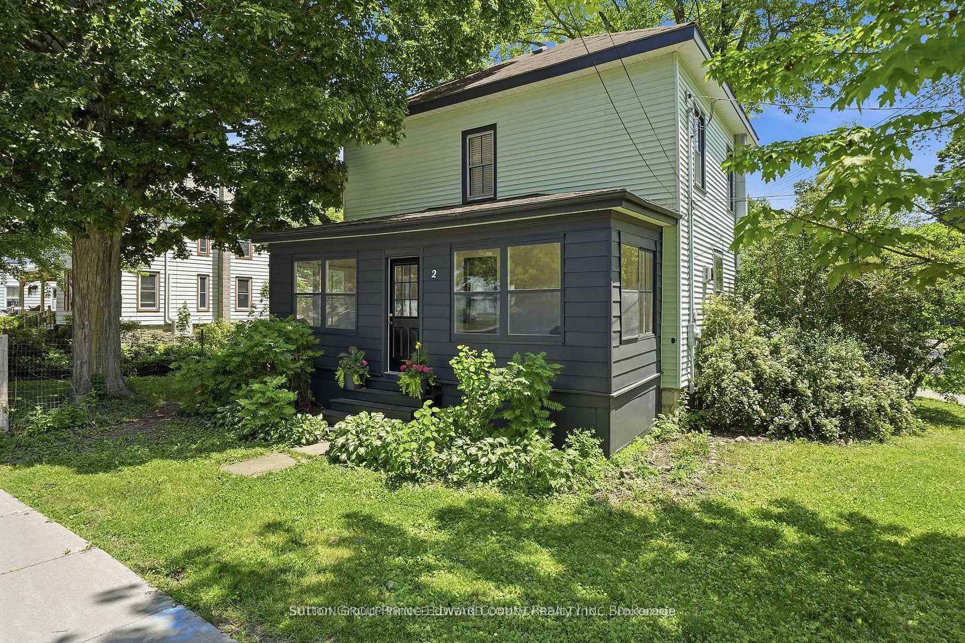 Photo 1 of 2 Queen Street, Prince Edward County, Picton Ward — HOMEH