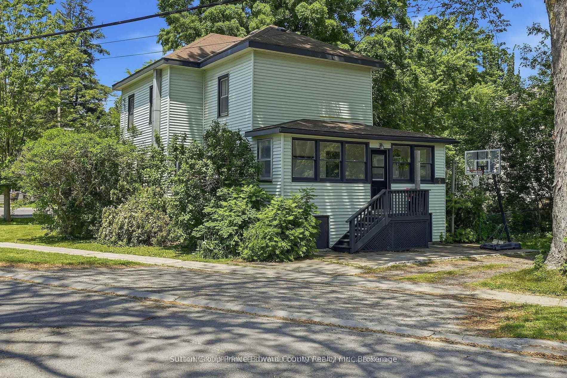 Photo 45 of 2 Queen Street, Prince Edward County, Picton Ward — HOMEH