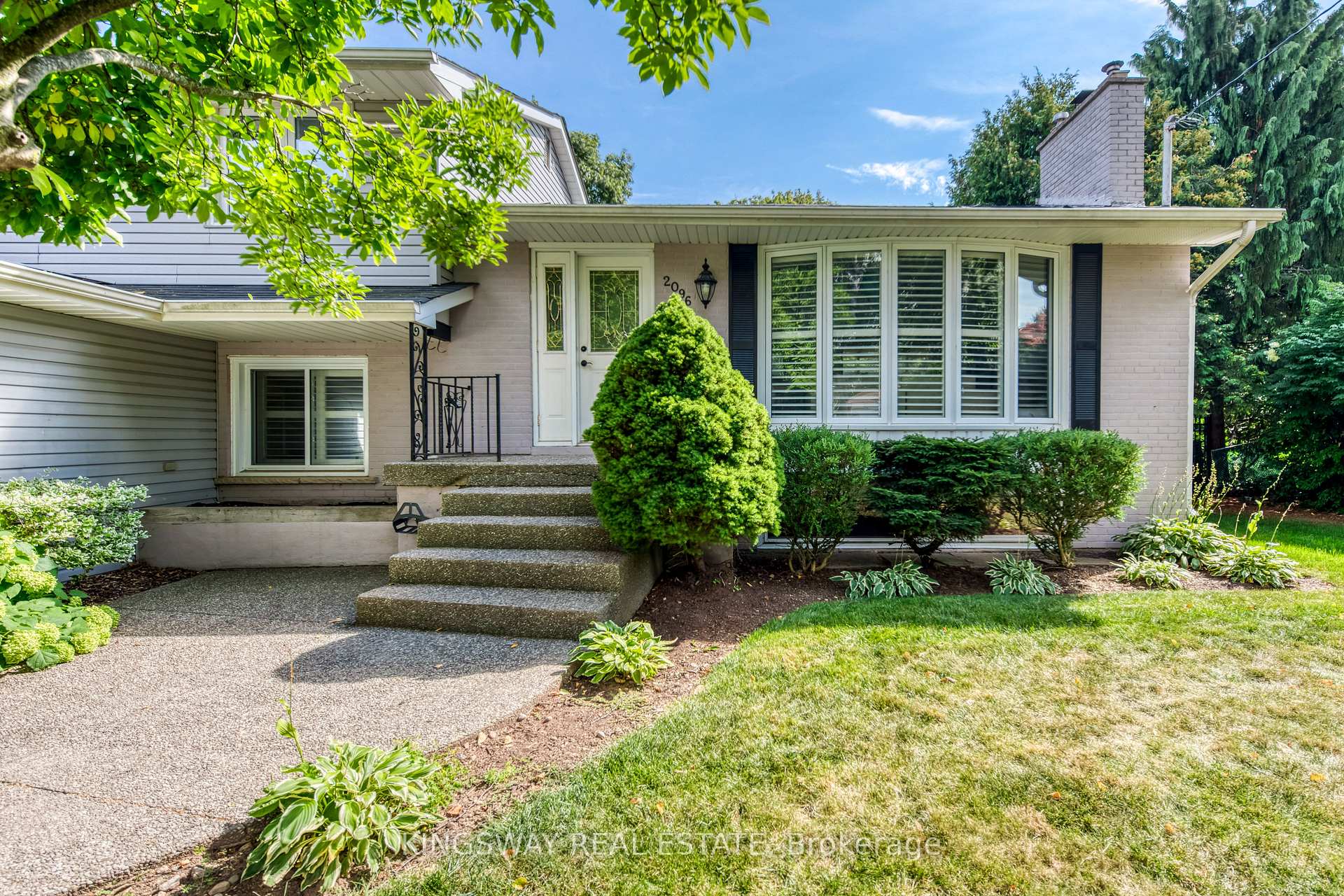 Photo 6 of 2096 Salvator Boulevard, Oakville, Bronte — HOMEH
