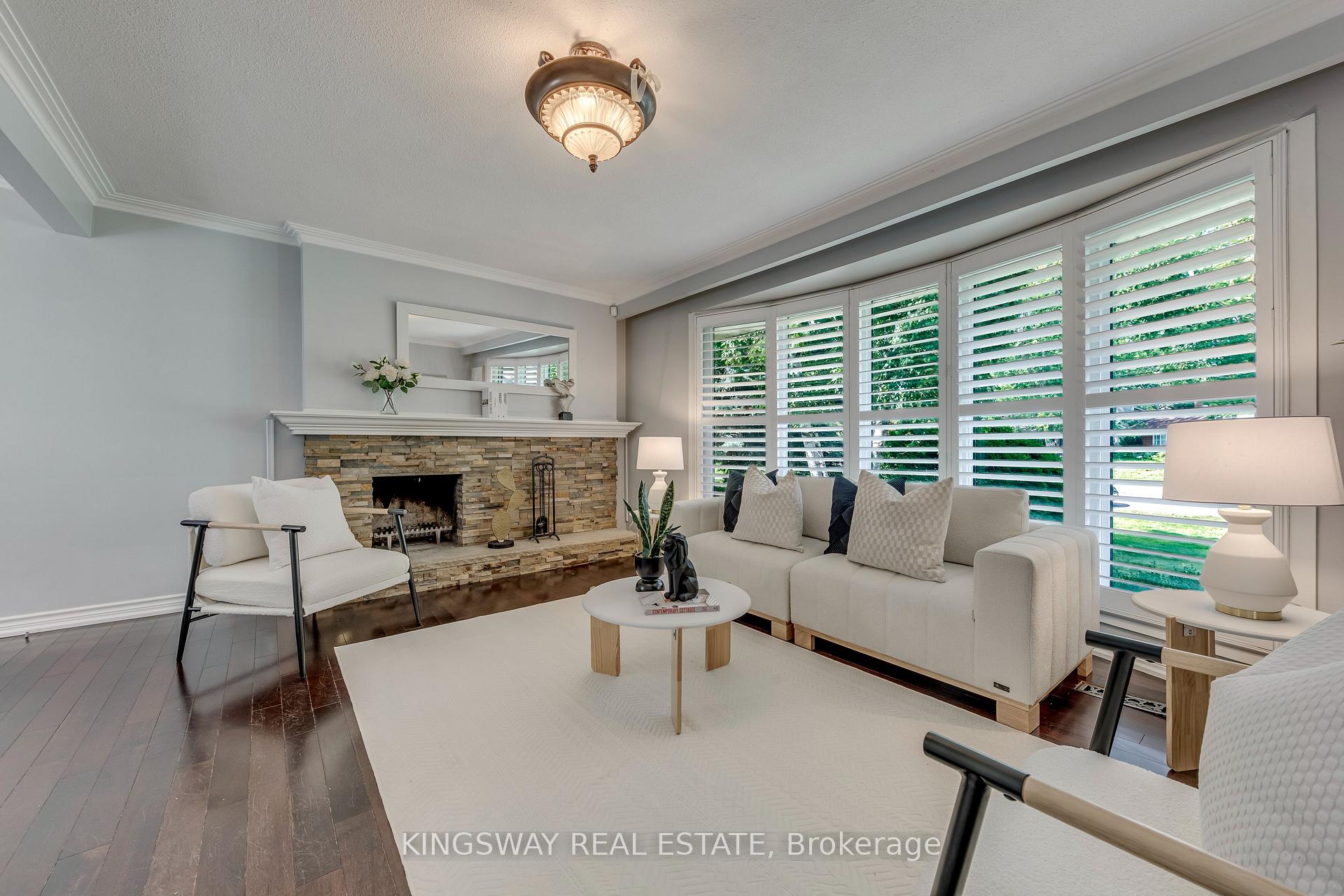 Photo 12 of 2096 Salvator Boulevard, Oakville, Bronte — HOMEH