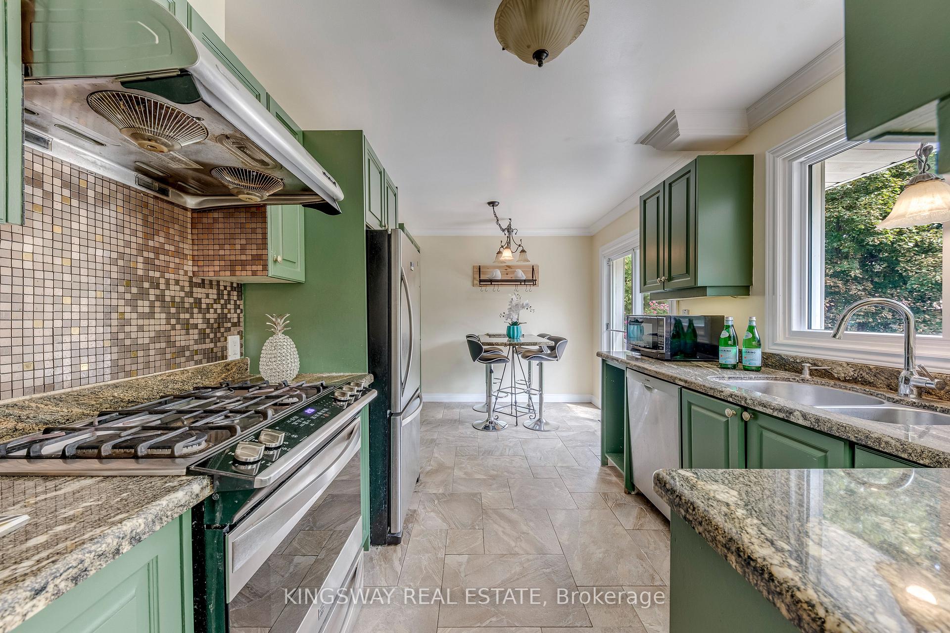 Photo 28 of 2096 Salvator Boulevard, Oakville, Bronte — HOMEH