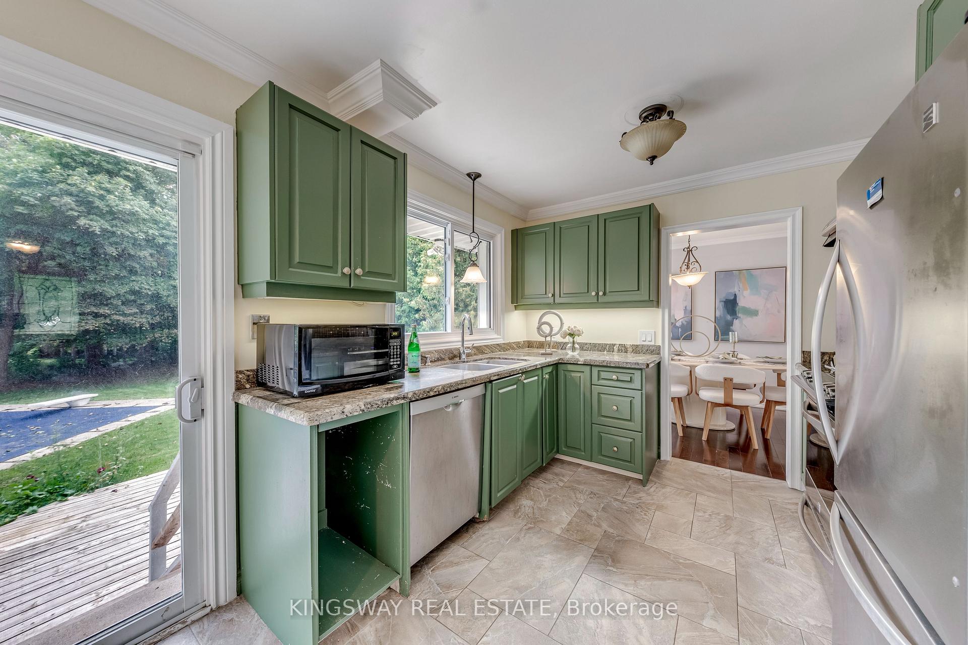 Photo 32 of 2096 Salvator Boulevard, Oakville, Bronte — HOMEH