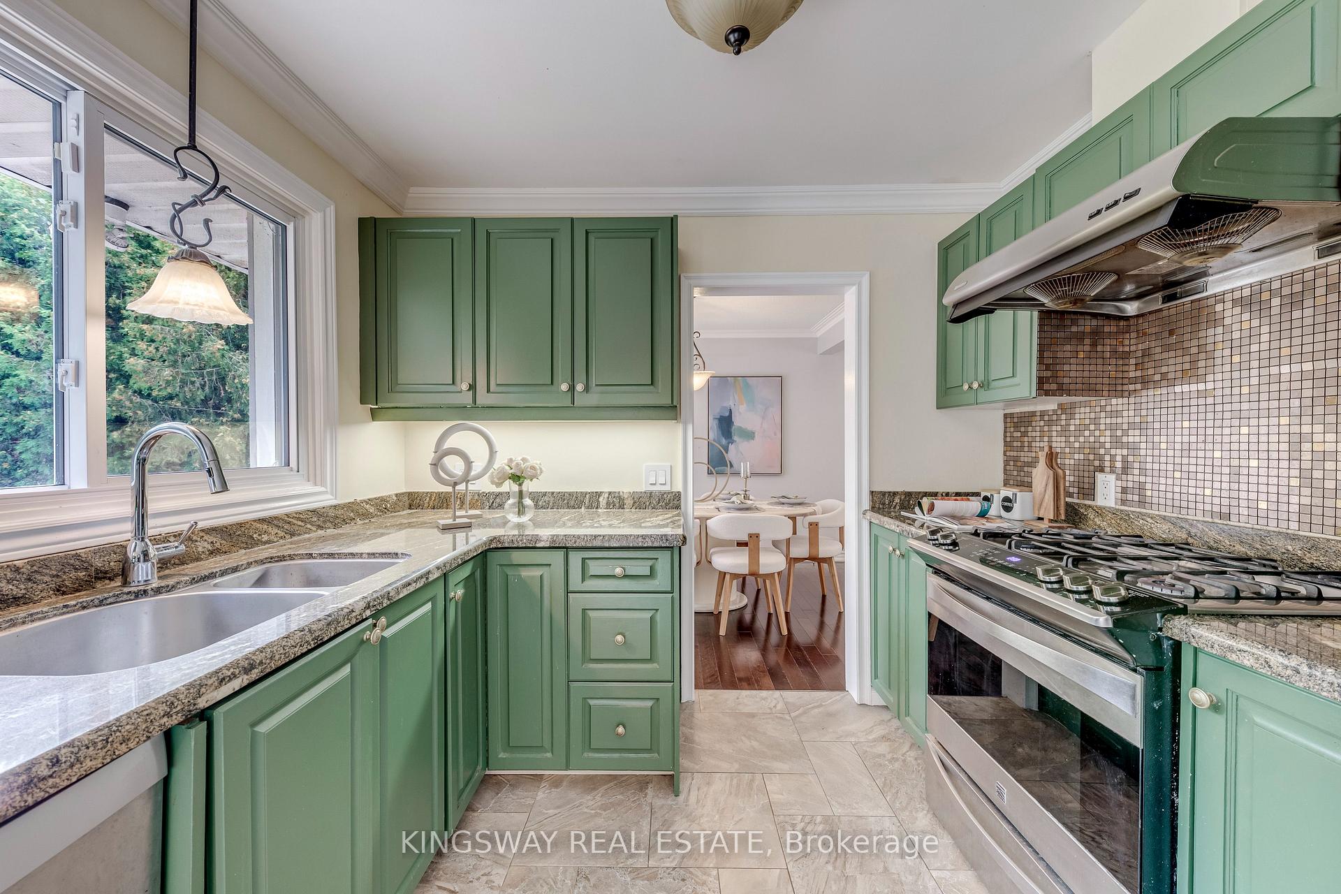 Photo 35 of 2096 Salvator Boulevard, Oakville, Bronte — HOMEH