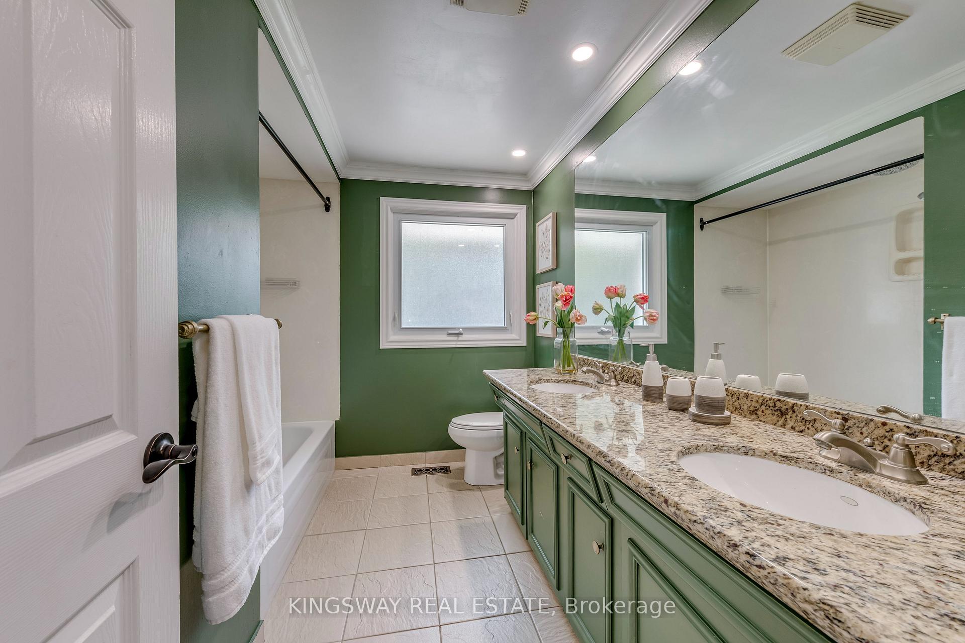 Photo 59 of 2096 Salvator Boulevard, Oakville, Bronte — HOMEH