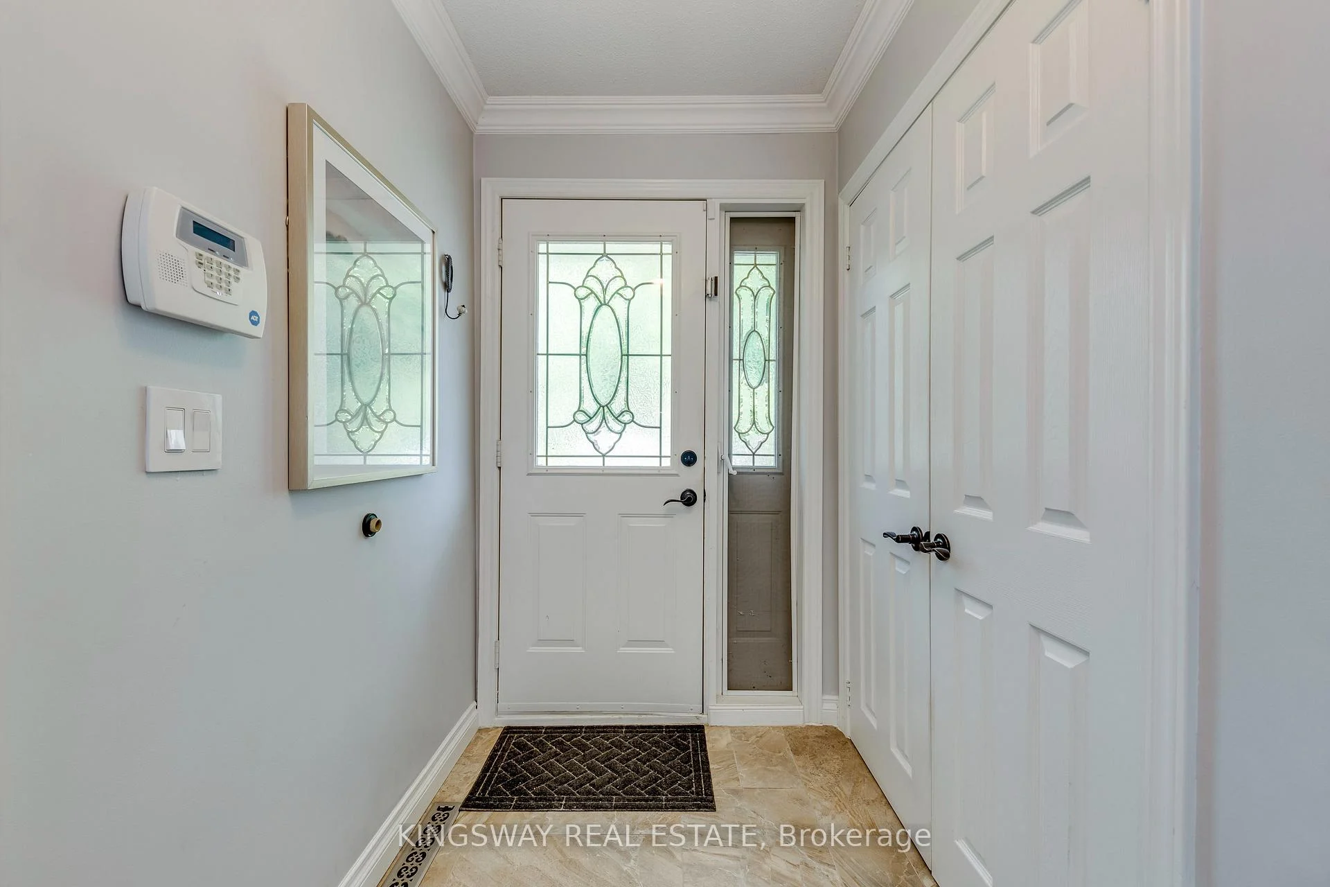 Photo 7 of 2096 Salvator Boulevard, Oakville, Bronte — HOMEH
