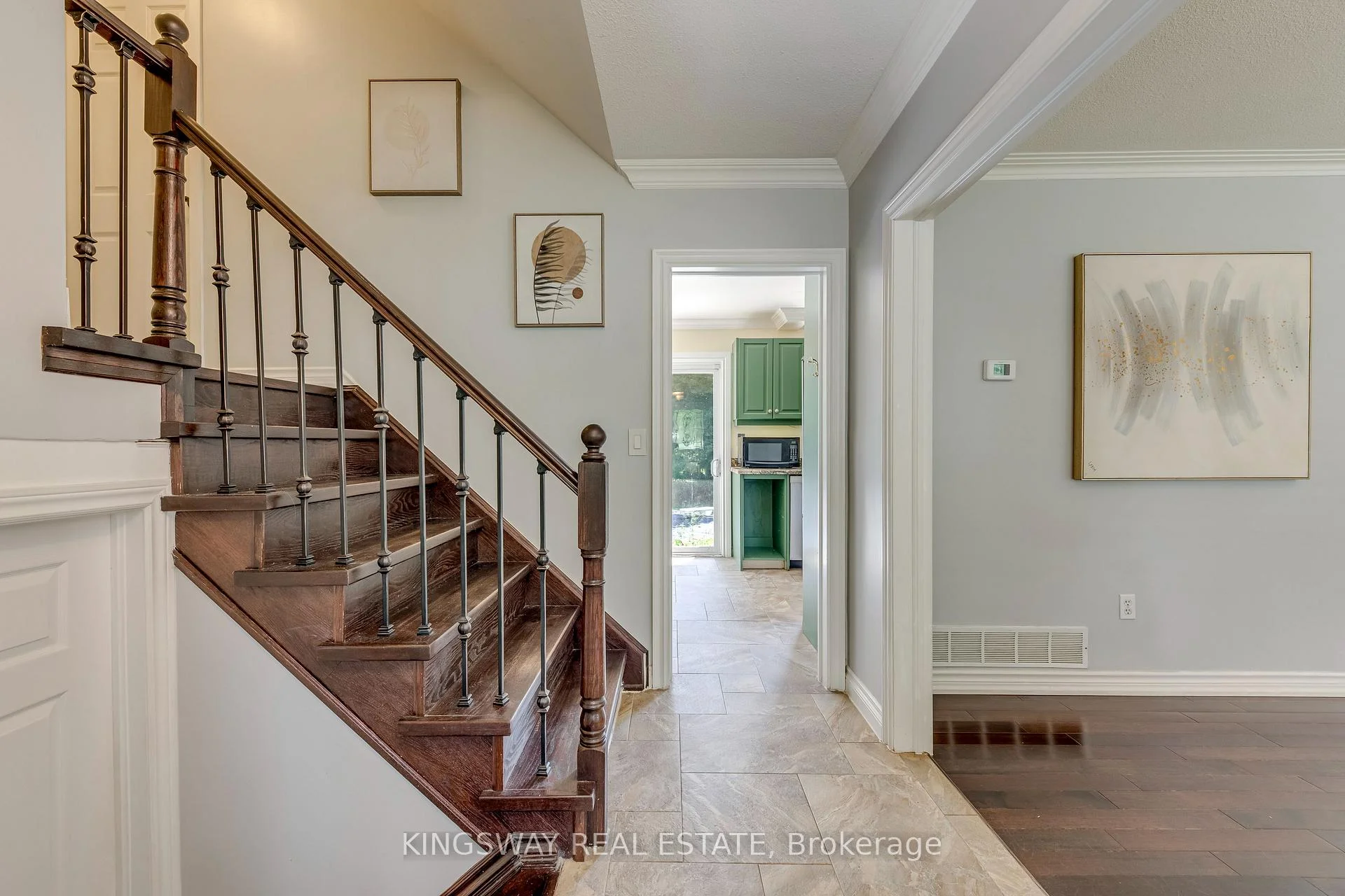 Photo 9 of 2096 Salvator Boulevard, Oakville, Bronte — HOMEH