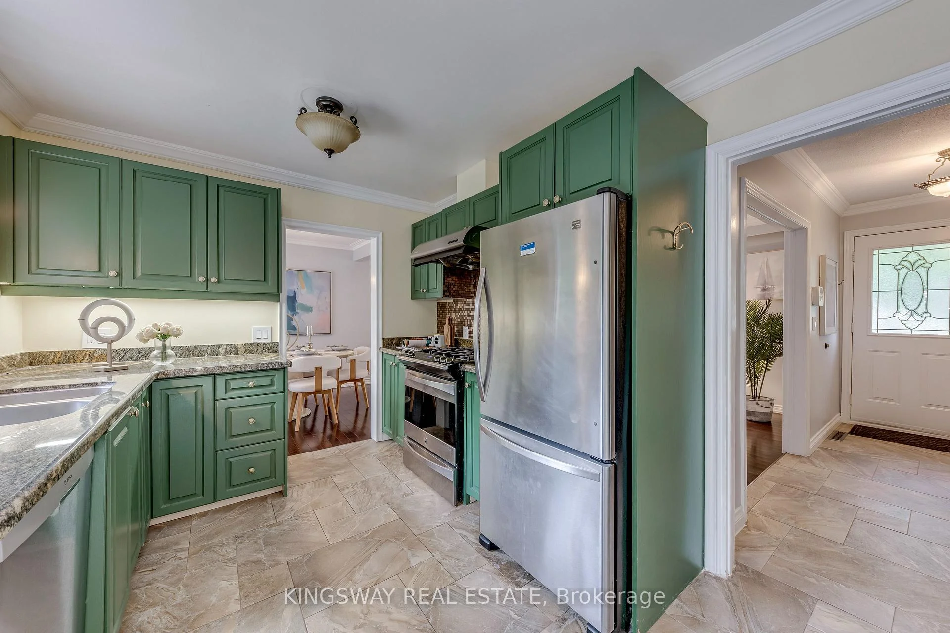Photo 23 of 2096 Salvator Boulevard, Oakville, Bronte — HOMEH