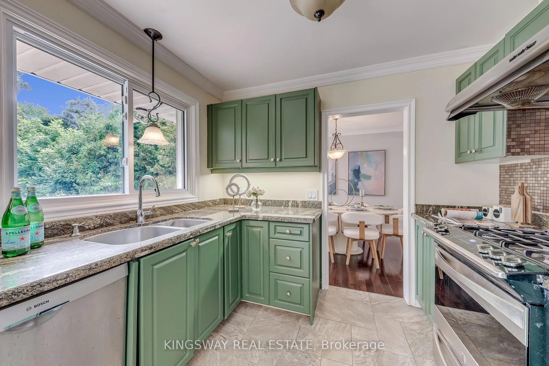 Photo 25 of 2096 Salvator Boulevard, Oakville, Bronte — HOMEH