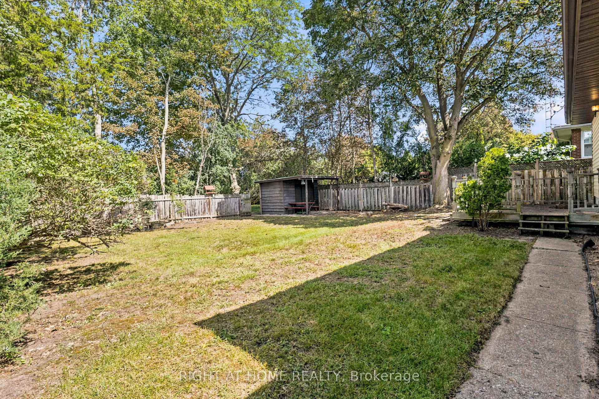 Photo 9 of 26 Phair Avenue, Clarington, Courtice — HOMEH