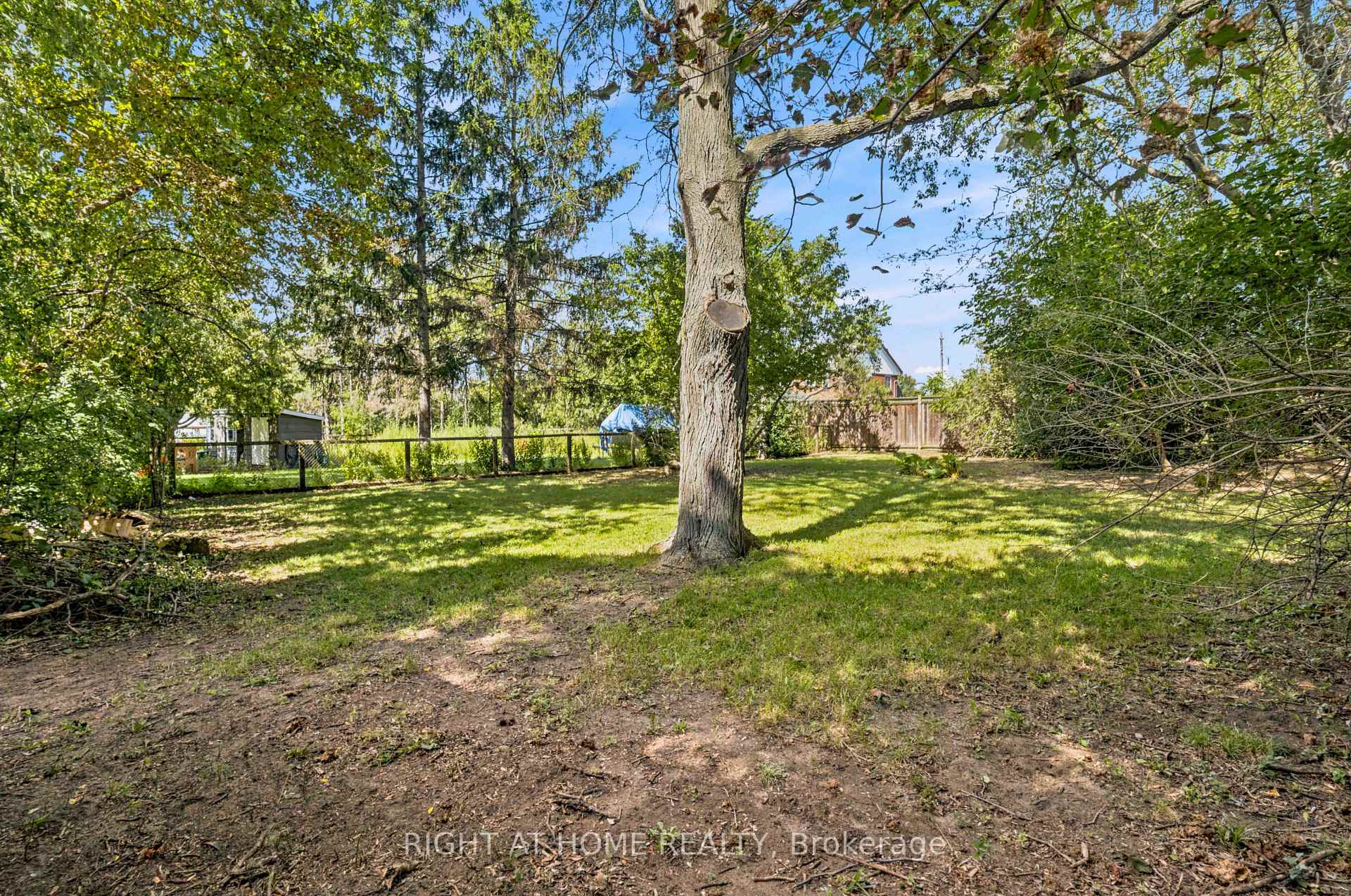 Photo 11 of 26 Phair Avenue, Clarington, Courtice — HOMEH