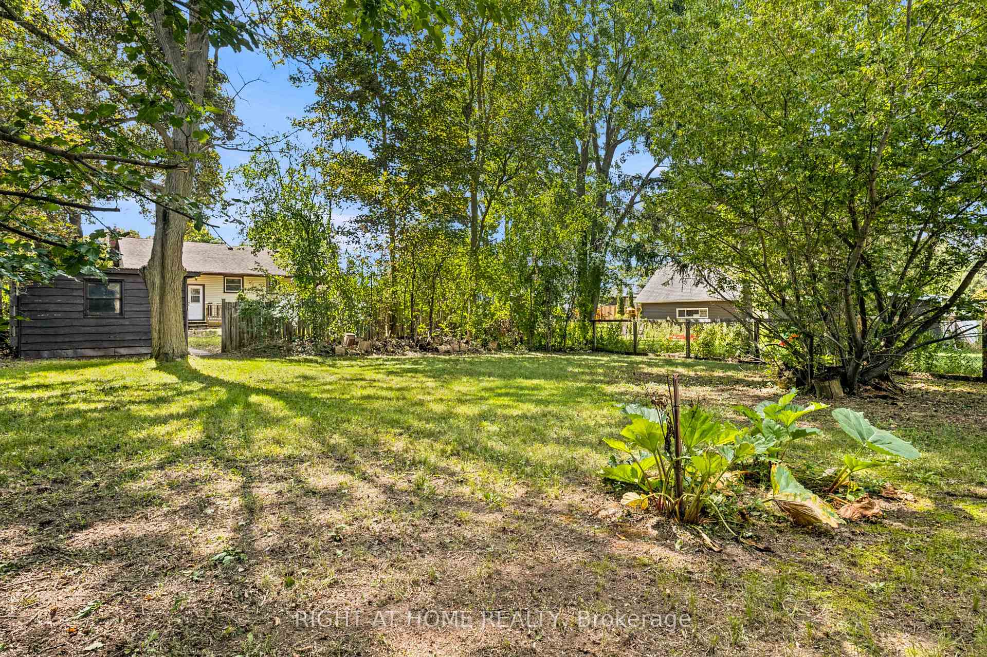 Photo 14 of 26 Phair Avenue, Clarington, Courtice — HOMEH
