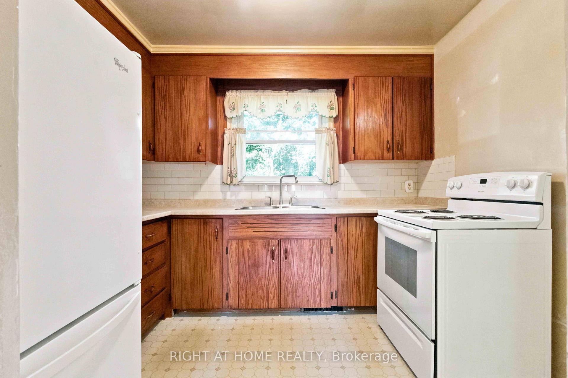 Photo 24 of 26 Phair Avenue, Clarington, Courtice — HOMEH