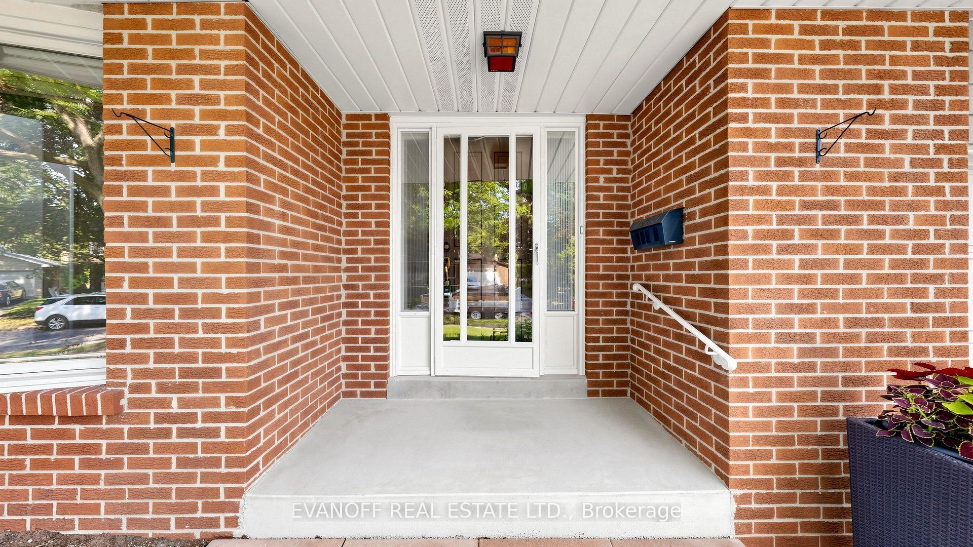 Photo 2 of 67 Satchell Boulevard, Scarborough, Centennial Scarborough — HOMEH