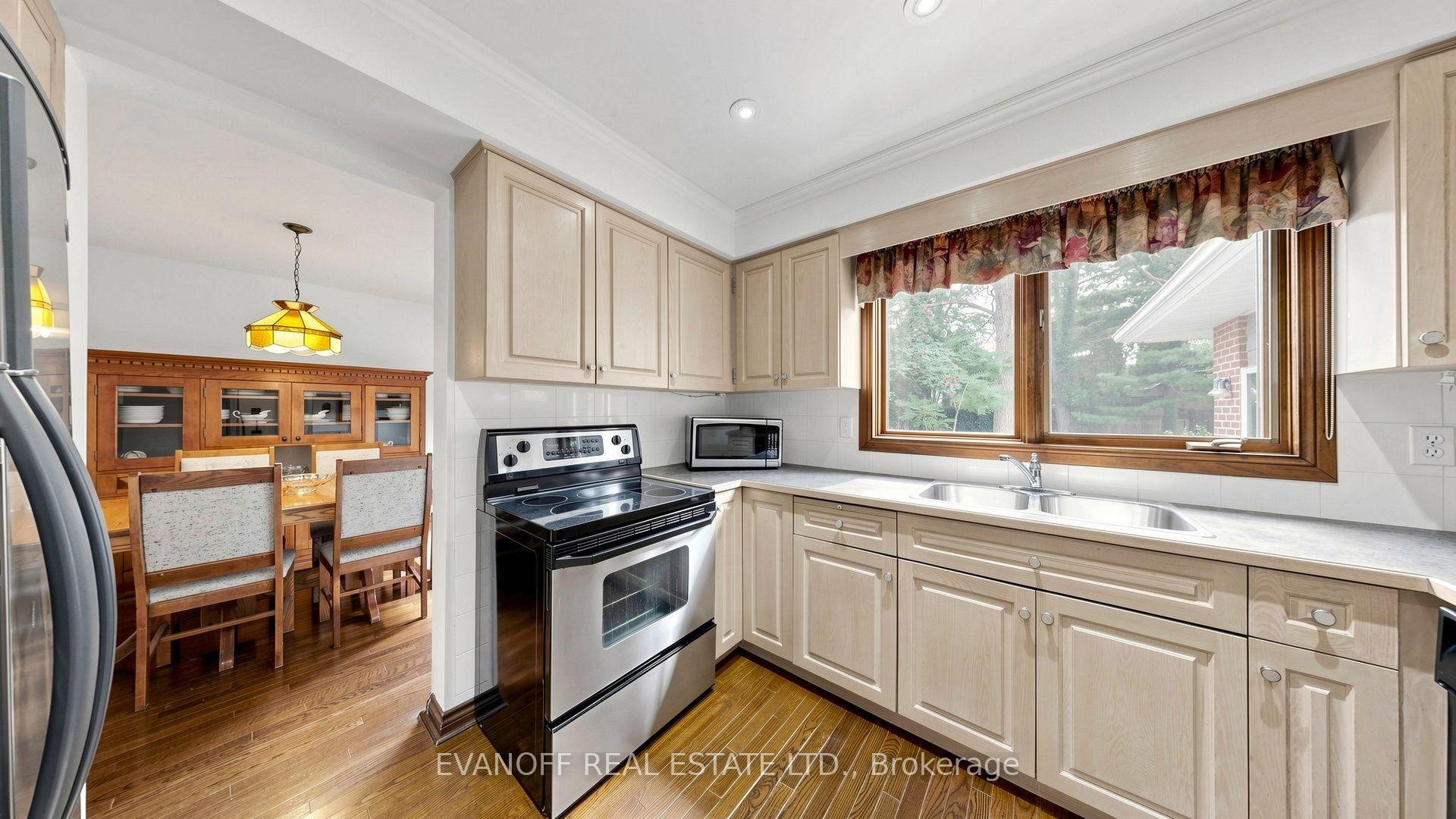 Photo 13 of 67 Satchell Boulevard, Scarborough, Centennial Scarborough — HOMEH