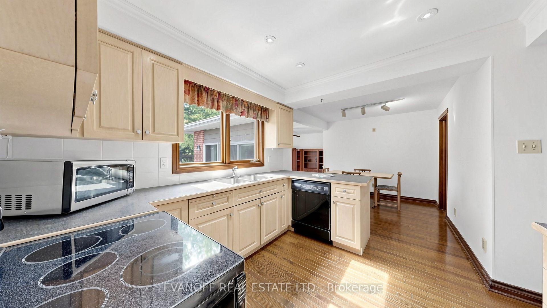 Photo 16 of 67 Satchell Boulevard, Scarborough, Centennial Scarborough — HOMEH