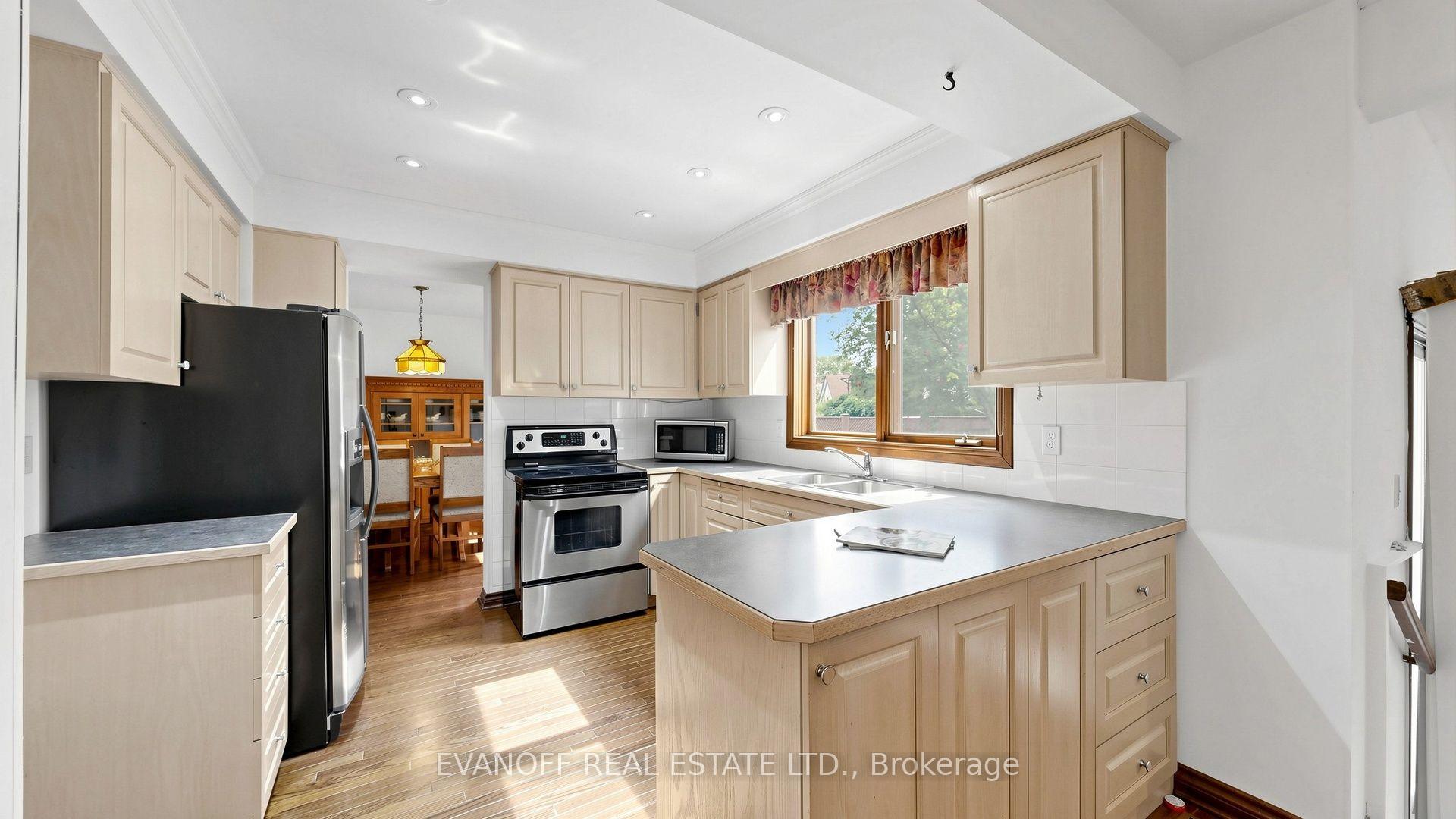 Photo 17 of 67 Satchell Boulevard, Scarborough, Centennial Scarborough — HOMEH