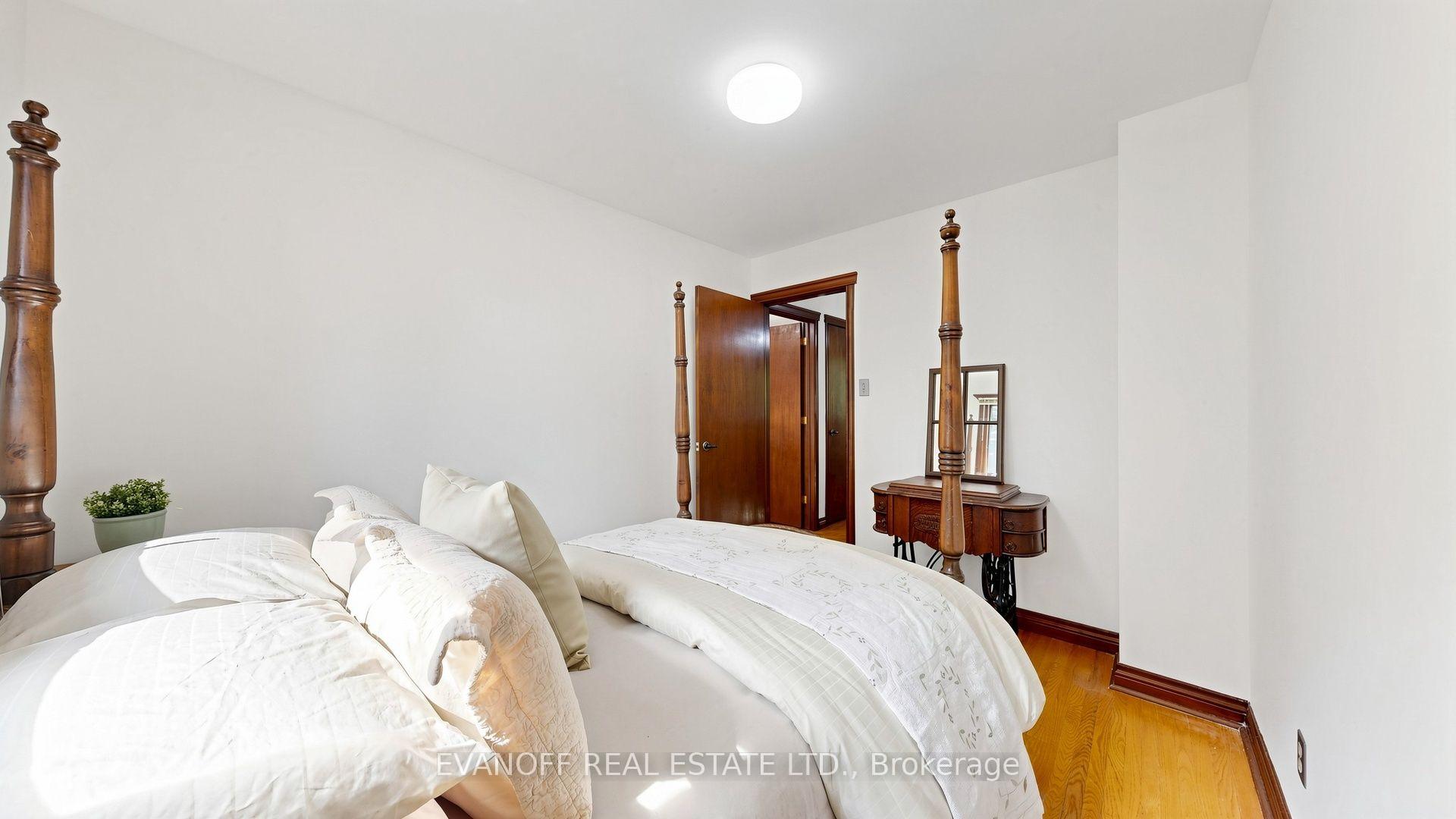 Photo 33 of 67 Satchell Boulevard, Scarborough, Centennial Scarborough — HOMEH