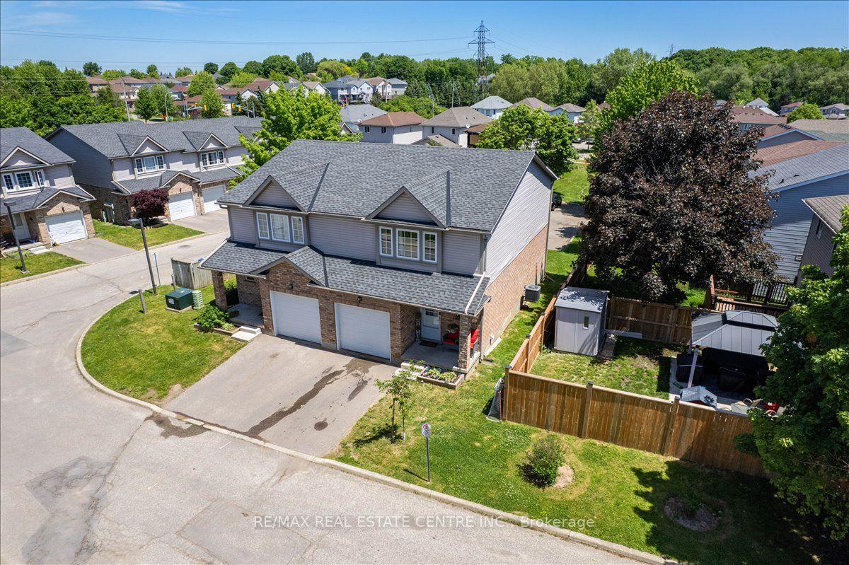 Photo 4 of Unit 1, 84 Westmeadow Drive, Kitchener, Highland West — HOMEH