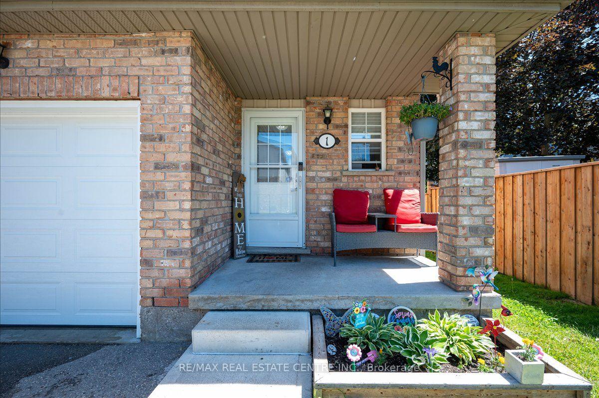 Photo 6 of Unit 1, 84 Westmeadow Drive, Kitchener, Highland West — HOMEH