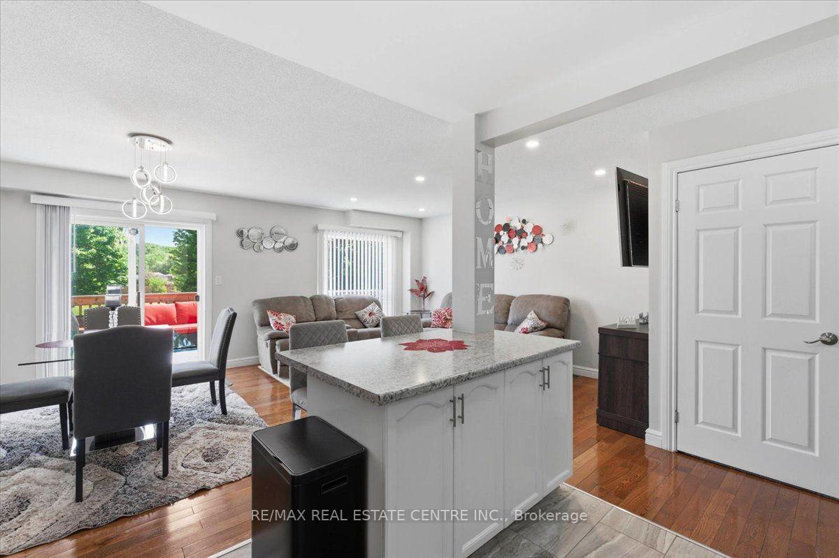 Photo 11 of Unit 1, 84 Westmeadow Drive, Kitchener, Highland West — HOMEH