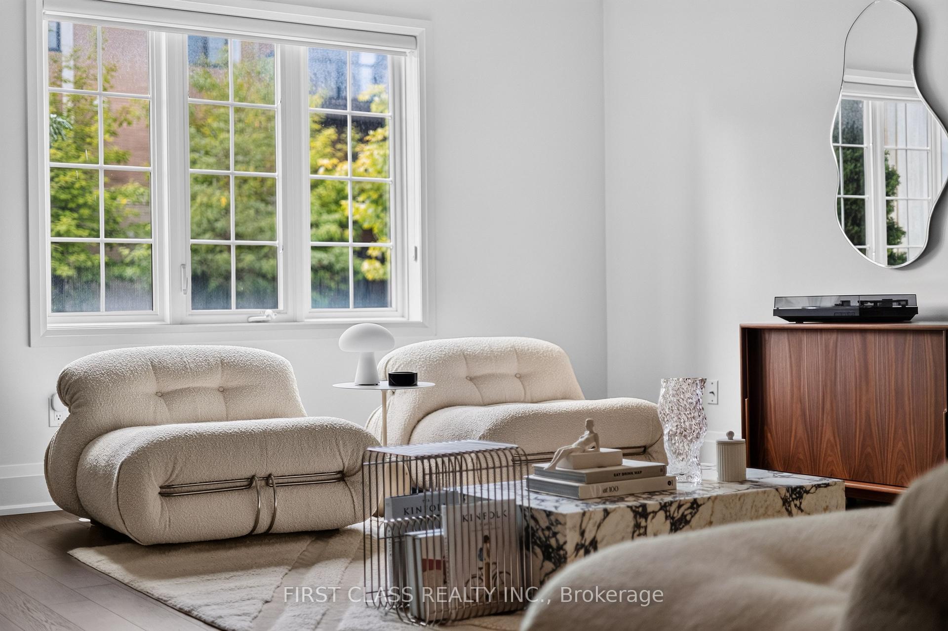 Photo 1 of 8 Mildred Temple Way, Markham, Unionville — HOMEH