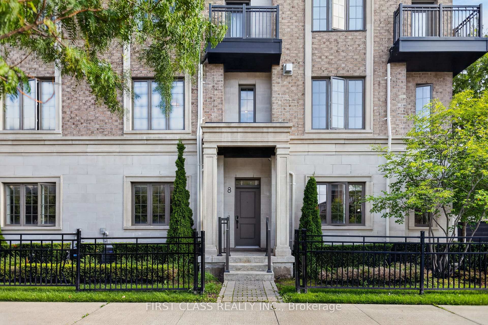 Photo 3 of 8 Mildred Temple Way, Markham, Unionville — HOMEH