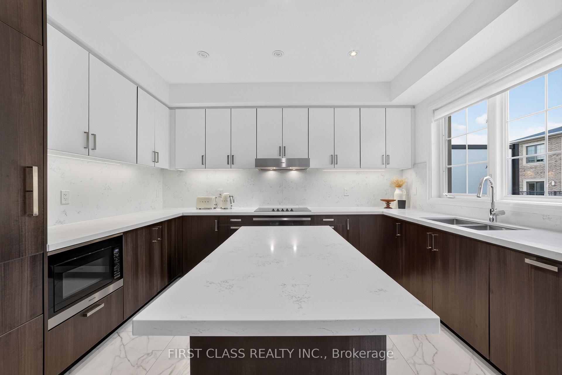 Photo 8 of 8 Mildred Temple Way, Markham, Unionville — HOMEH