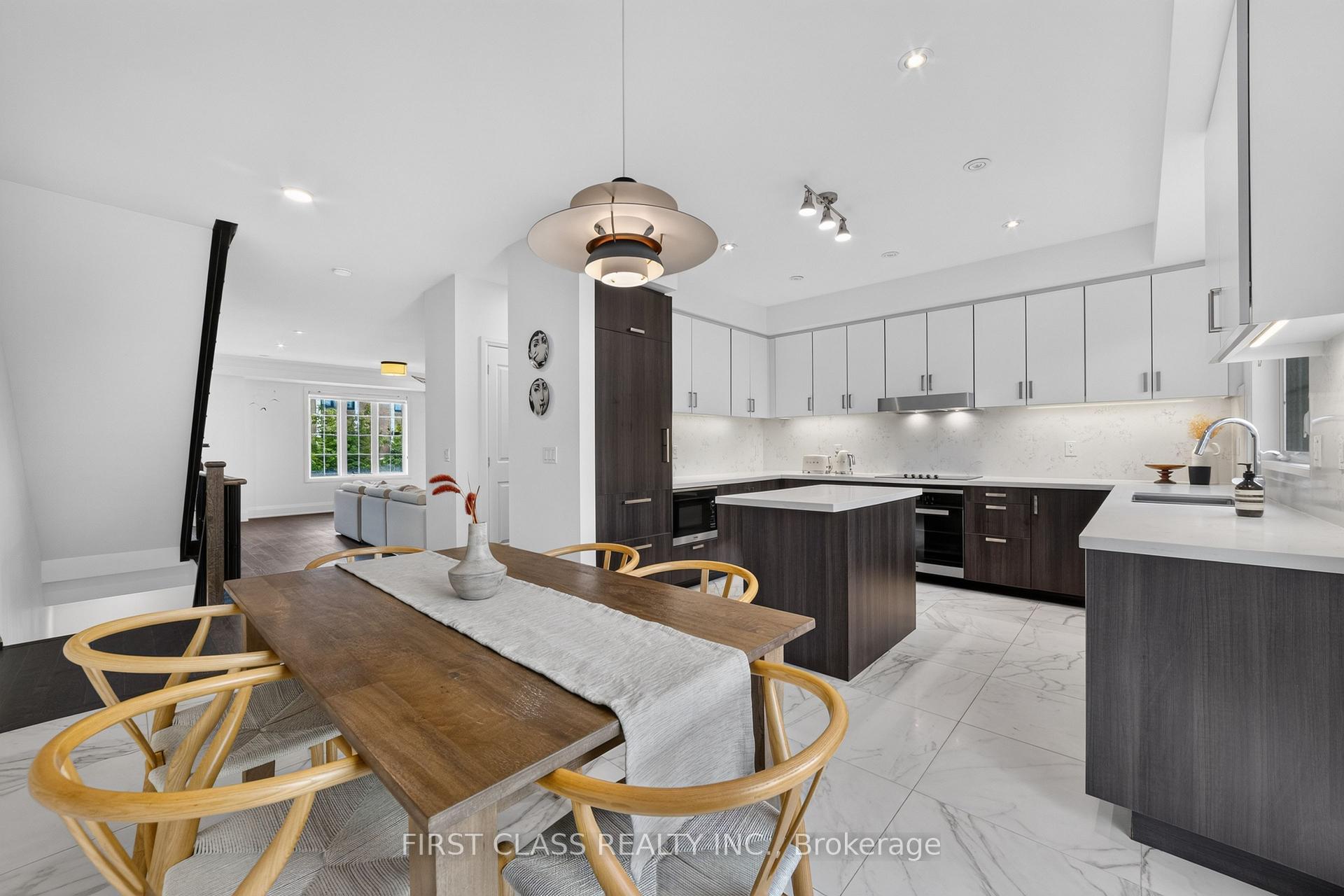 Photo 10 of 8 Mildred Temple Way, Markham, Unionville — HOMEH
