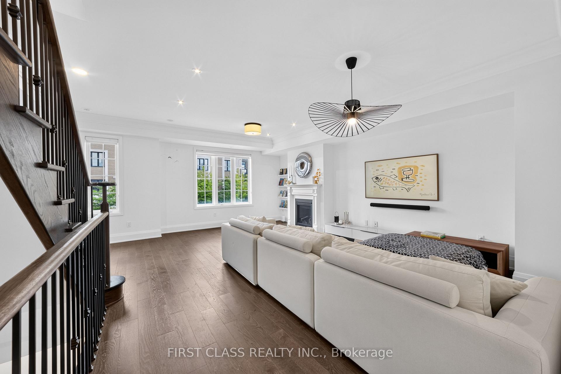 Photo 15 of 8 Mildred Temple Way, Markham, Unionville — HOMEH