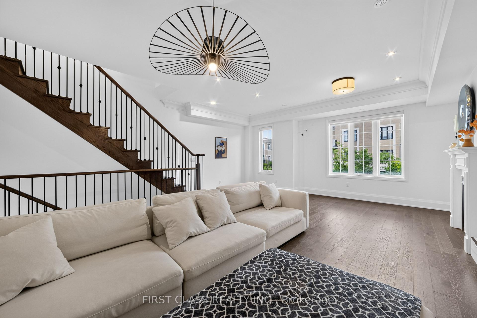 Photo 16 of 8 Mildred Temple Way, Markham, Unionville — HOMEH