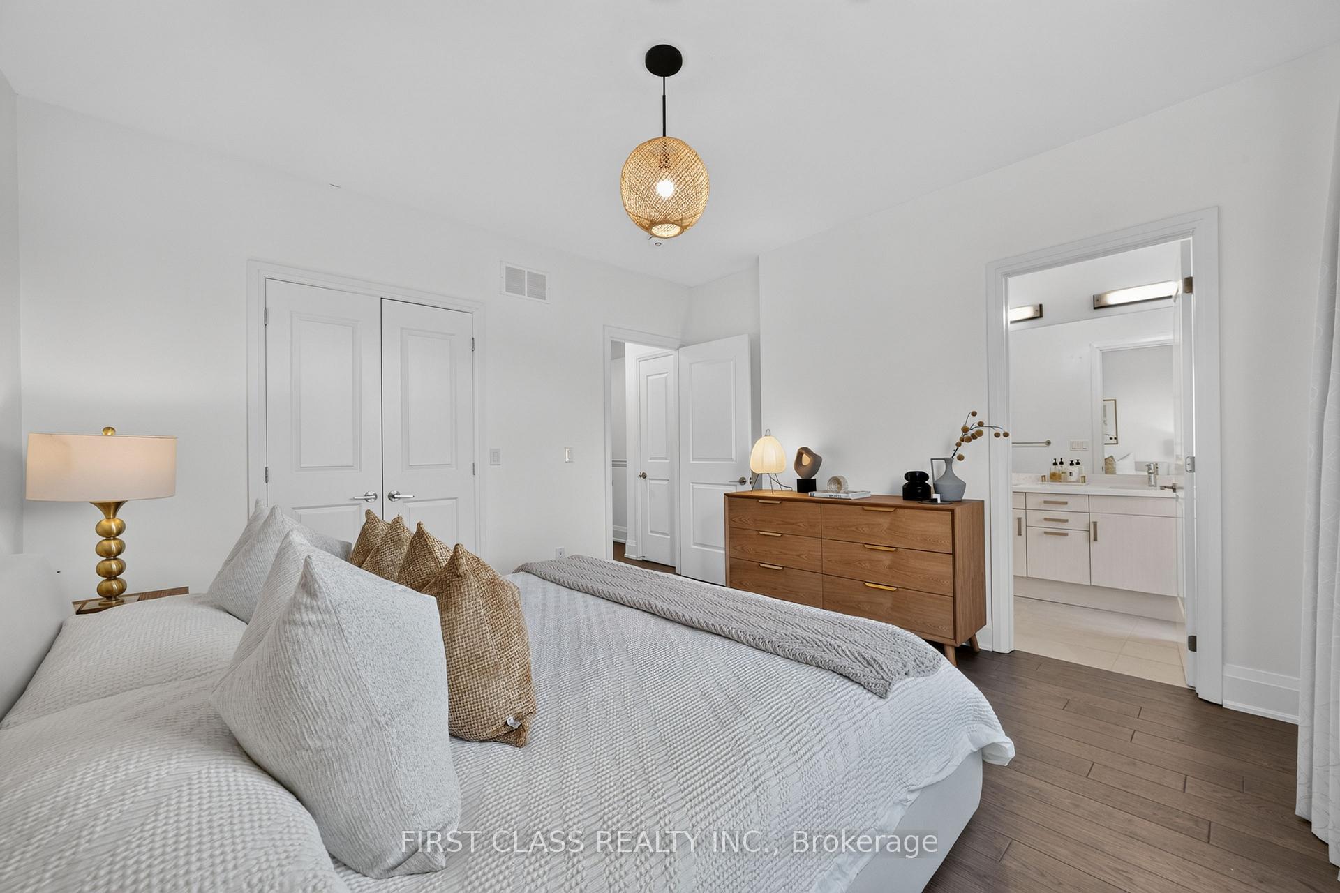 Photo 22 of 8 Mildred Temple Way, Markham, Unionville — HOMEH