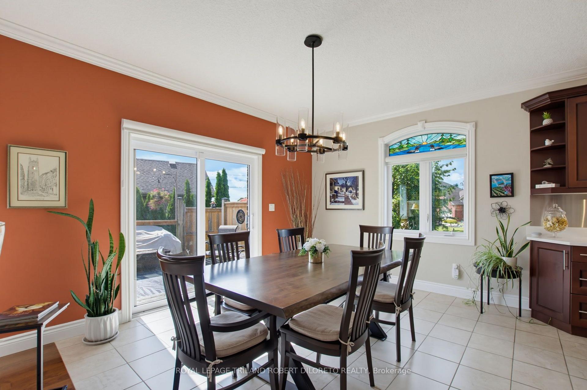 Photo 10 of 3402 Crane Avenue, London, South V — HOMEH
