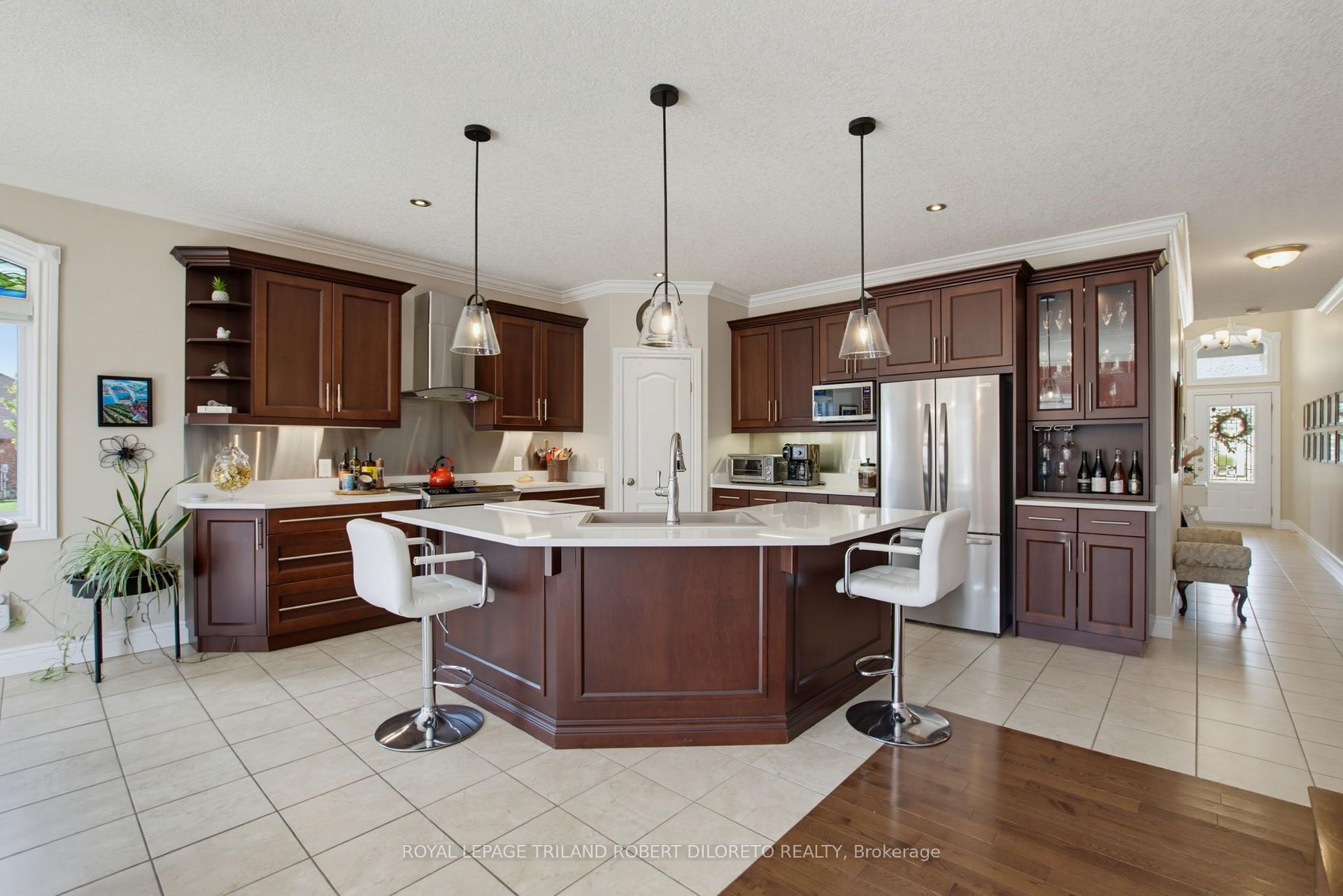 Photo 14 of 3402 Crane Avenue, London, South V — HOMEH