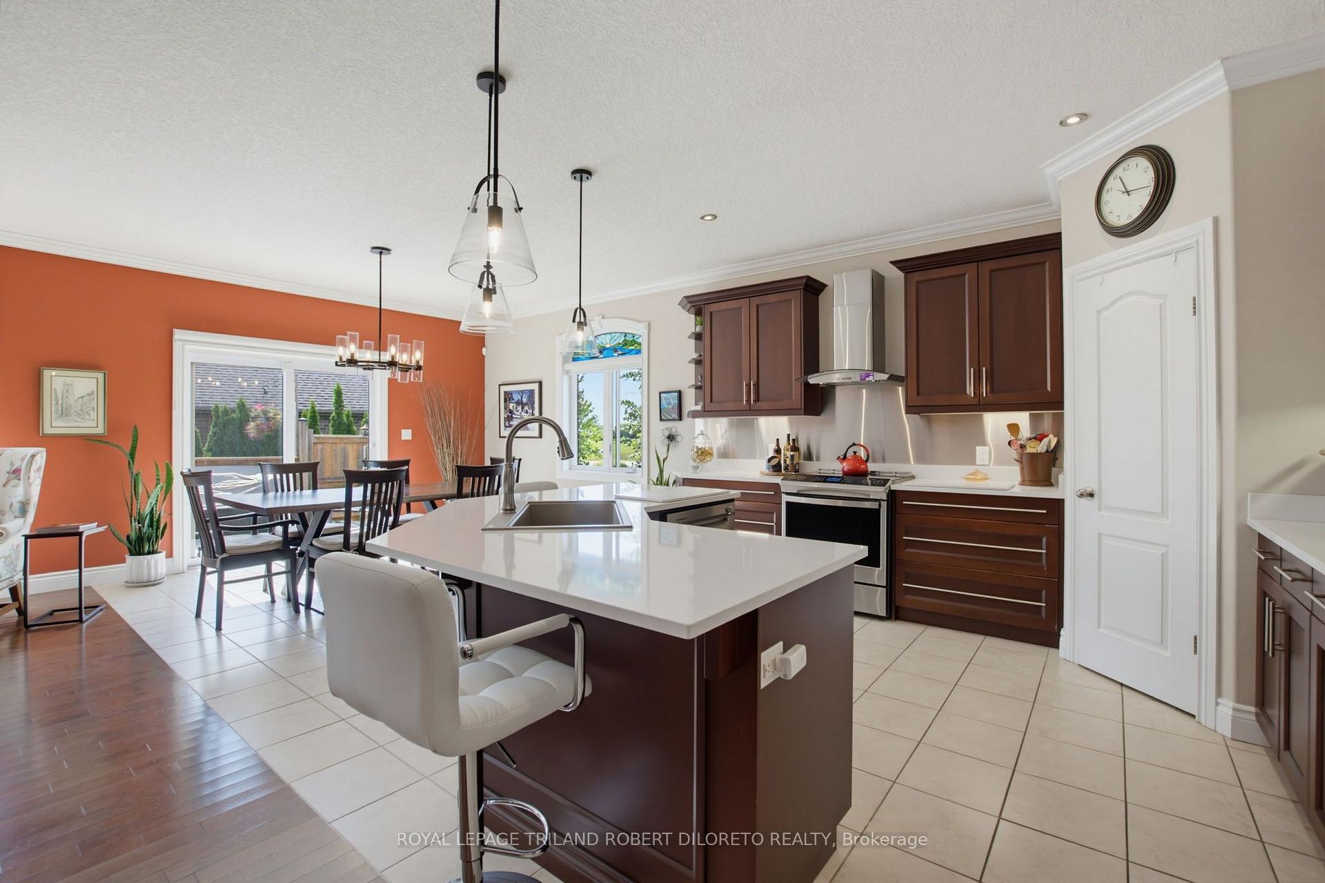 Photo 15 of 3402 Crane Avenue, London, South V — HOMEH